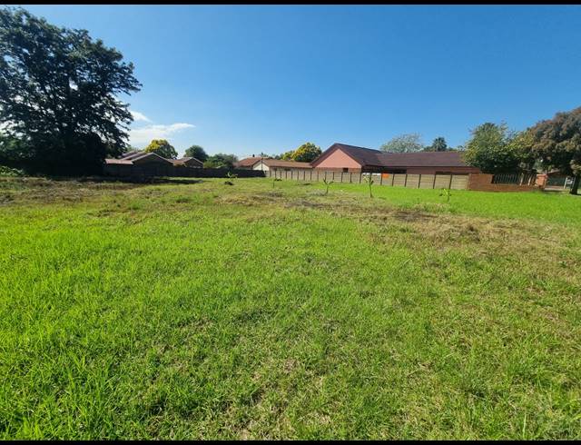 1,060M² VACANT LAND FOR SALE IN FALCON RIDGE